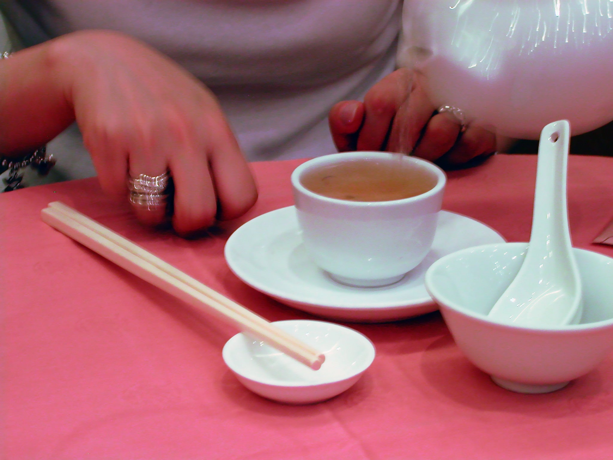 Why The Chinese Tap 2 Fingers with Every Pour of Tea